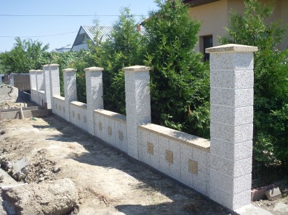 Montaj gard din beton, culoare alba Spalat Garduri din beton - lucrari 2015