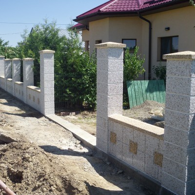 Prefabet Gard din beton - culoare alba - Garduri modulare din beton pentru curte si gradina