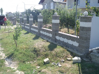 Gard din beton, model solzi Spalat Garduri din beton - lucrari 2015