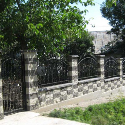 Prefabet Gard split alb/negru - Garduri modulare din beton pentru curte si gradina Prefabet
