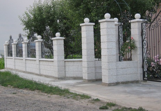 Garduri modulare din beton pentru curte si gradina Prefabet