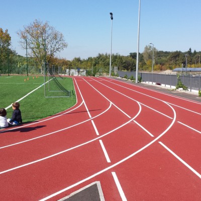 CONICA pista de alergare - Pardoseli turnate CONICA pentru terenuri sportive outdoor