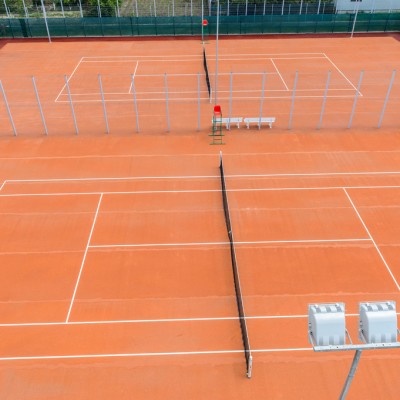 CONICA teren tenis mare - Pardoseli turnate CONICA pentru terenuri sportive outdoor