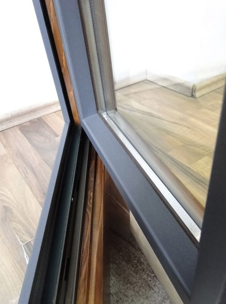 PROLEMATEX Detaliu ferestre lemn-aluminiu - Ferestre din lemn placate cu aluminiu PROLEMATEX