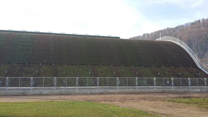 Sistem de acoperis verde extensiv - exemplu Sistem de acoperis verde extensiv - plantare in toamna