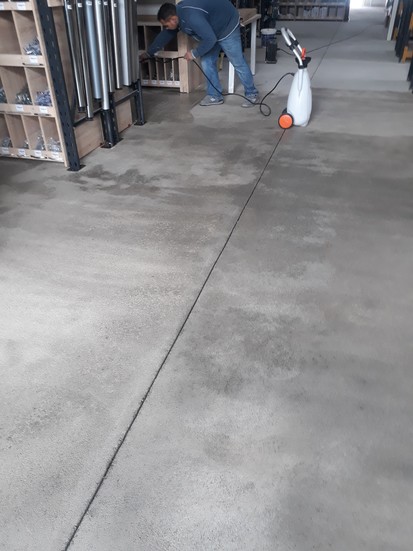 Durificator pardoseala din beton PENESEAL FH Tratament pardoseala cu trafic in depozit Brasov