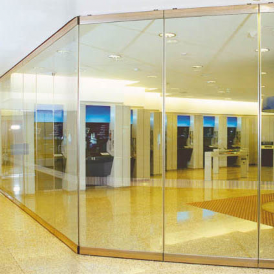 Pagina 3-Compartimentari mobile
 ESTFELLER ERMETIK, KORNER Lucrari, proiecte 