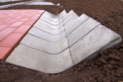 Sant triunghiular prefabricat din beton - detaliu R6 Sant triunghiular prefabricat din beton 