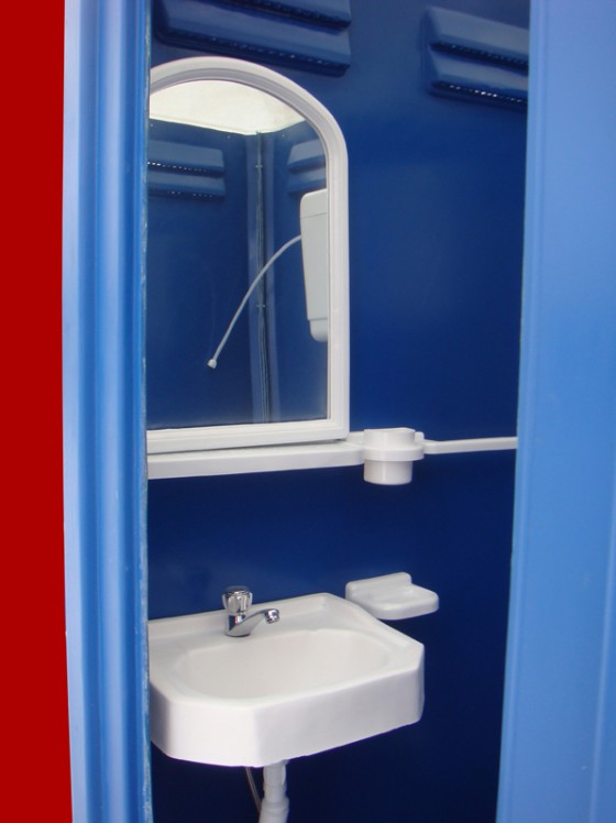 NEW DESIGN COMPOSITE Toaleta racordabila fara vas chesonata (turceasca) - cu oglinda - Toalete ecologice din