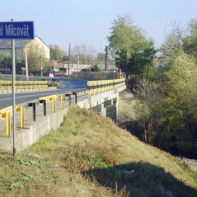 MAPEI Reparatii pod peste Milcovat Mapei 01 - Conexiuni din carbon pentru consolidarea structurilor din beton