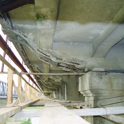 MAPEI Reparatie pod peste Siret Mapei 04 - Conexiuni din carbon pentru consolidarea structurilor din beton