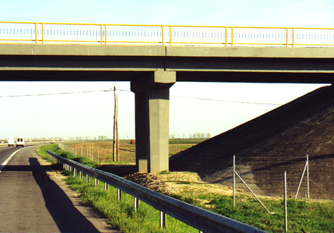 MAPEI Reparatii pasaje peste Autostrada Bucuresti pitesti 06 - Conexiuni din carbon pentru consolidarea structurilor din