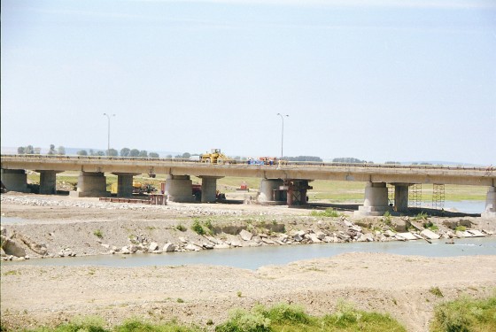 MAPEI Reparatii pod Roman Mapei 3 - Conexiuni din carbon pentru consolidarea structurilor din beton MAPEI