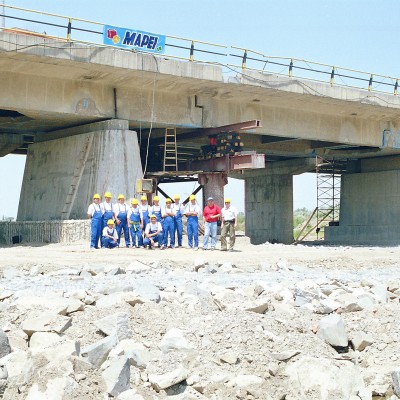 MAPEI Reparatii pod Roman Mapei 4 - Conexiuni din carbon pentru consolidarea structurilor din beton MAPEI