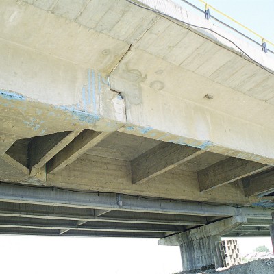 MAPEI Reparatii pod Roman Mapei 11 - Conexiuni din carbon pentru consolidarea structurilor din beton MAPEI