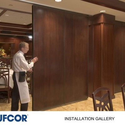 HUFCOR Pereti amovibili culoarea maro intr-un restaurant - Pereti amovibili izolati fonic pentru birouri hoteluri sali