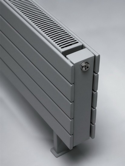 Calorifer orizontal de plinta cu inaltime mica - Panel Plus Freestanding 1 PANEL PLUS Free Standing