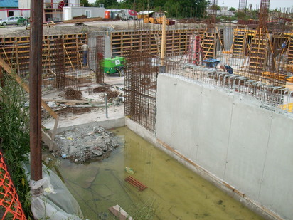 Aplicare tratament de impermeabilizare - RADMYX RADMYX Aditiv in beton - Apartamente de lux - VENUS
