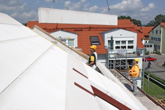 YTONG Casa in constructie - realizarea acoperisului - Beton celular autoclavizat pentru zidarie YTONG