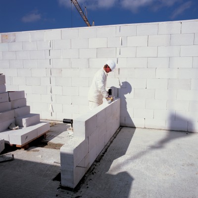 YTONG Casa in constructie - detaliu realizare pereti BCA - Beton celular autoclavizat pentru zidarie YTONG