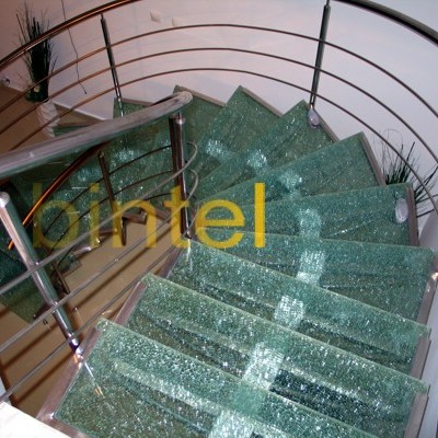 BINTEL Scara cu trepte din sticla sparta - Scari pe structura metalica pentru interior BINTEL