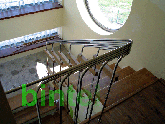 BINTEL Balustrada din inox cu stejar - Balustrade din inox, otel, sticla si lemn BINTEL