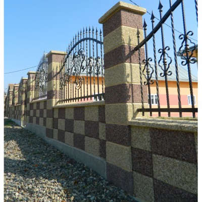 Prefabet Gard spalat marron prugna crem panou sah - Garduri modulare din beton pentru curte si