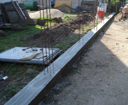 Decofrare elevatie Spalat Gard din beton