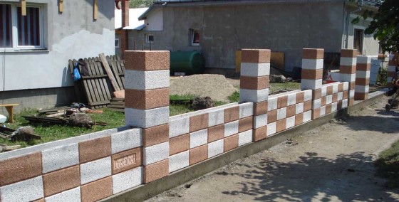Prefabet Stalpi gard - Garduri modulare din beton pentru curte si gradina Prefabet