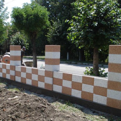 Prefabet Stalpi gard - Garduri modulare din beton pentru curte si gradina Prefabet