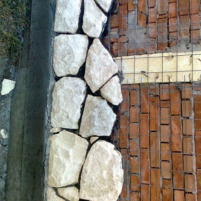 LEVENTE COMPANIE Zidarie cu piatra naturala alba - detaliu - Piatra naturala de Vistea pentru amenajari