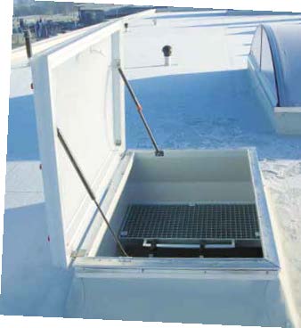 VELUX Commercial Trapa acces acoperis - lateral - Cupole luminatoare si ferestre pentru acoperis plat VELUX