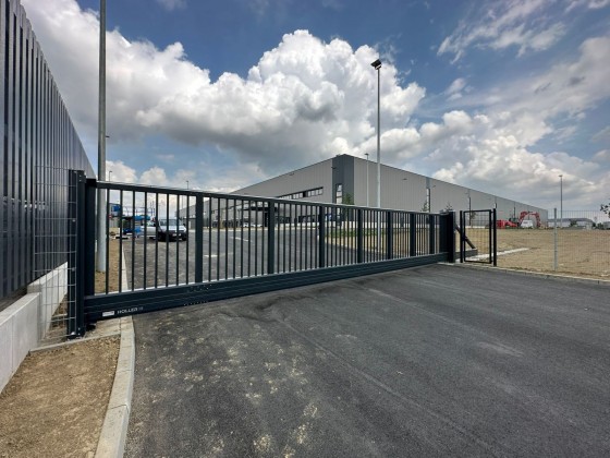 HOLLER Poarta acces - vedere de aproape - Porti de acces industriale din aluminiu HOLLER