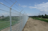 Stalpi metalici si accesorii de montaj pentru garduri metalice HERAS