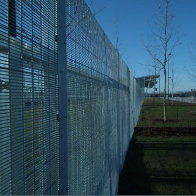HERAS Gard inalta securitate - Security mesh - Panouri metalice rigide cu fir dublu (2D) HERAS