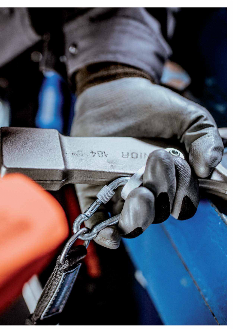 Pagina 5-Catalog CNS INDUSTRIAL 2018-2021 - Scule pentru lucru la inaltime  Catalog, brosura Romana nței...