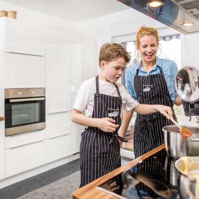 Mellerud Chemie GMBH Solutii de curatare - Solutii de curatare si decapanti pentru materiale multiple Mellerud