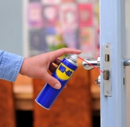 Spray lubrifiant pentru curatare, ungere, protectie antirugina WD-40