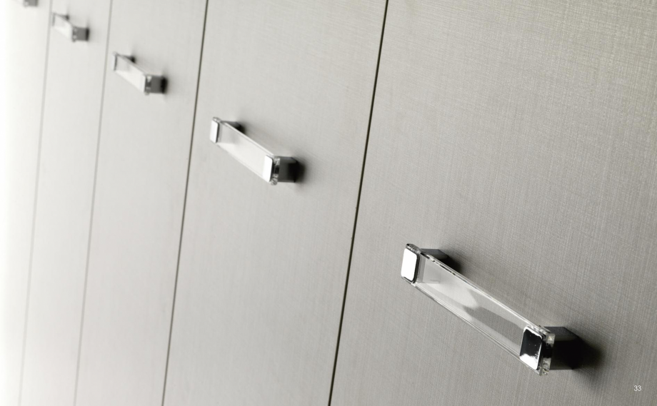 Pagina 18-Mobilier pentru birouri IVM Colectia FLY Catalog, brosura Engleza, Franceza, Italiana sione) spess. ...