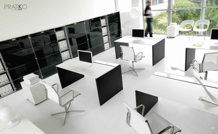Pagina 4-Mobilier pentru birouri IVM Colectia PRATIKO Catalog, brosura Engleza, Italiana analizzazione...