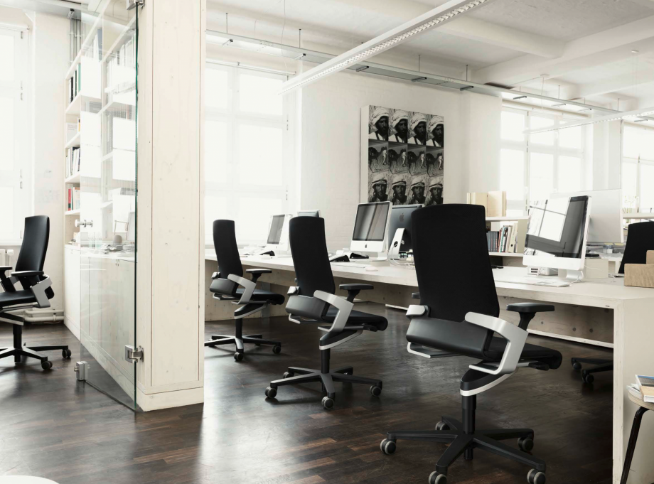 Pagina 9-Scaune de birou Wilkhahn On Catalog, brosura Engleza air standards,
G
­ reenguard has also...