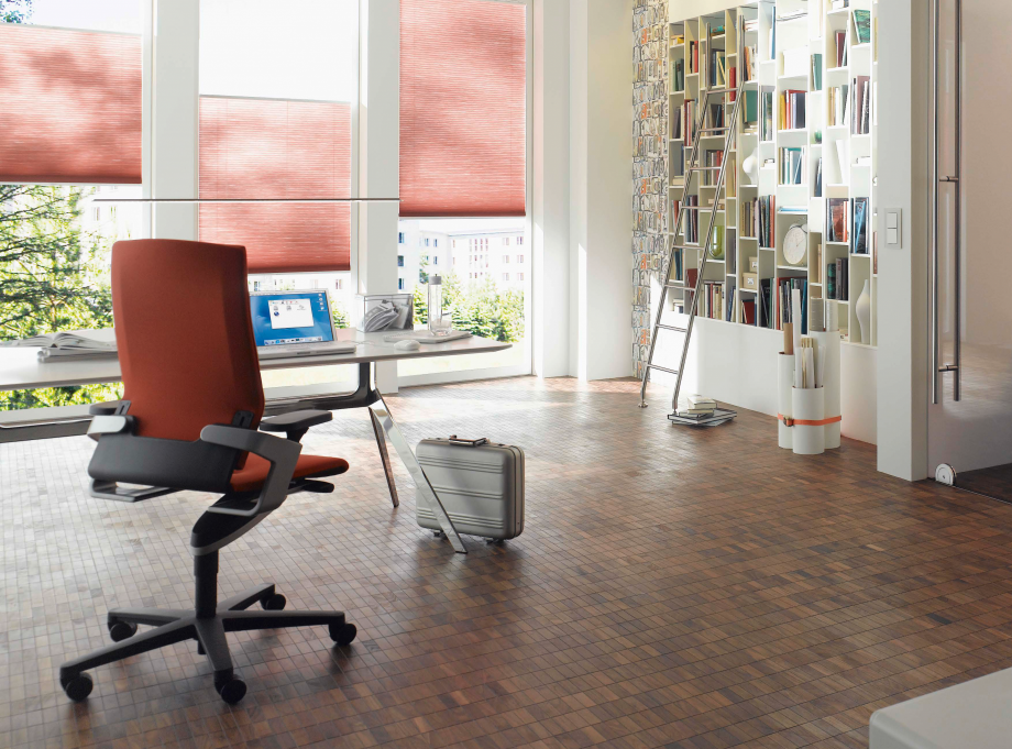 Pagina 11-Scaune de birou Wilkhahn On Catalog, brosura Engleza or leather. With management-grade upholstery...