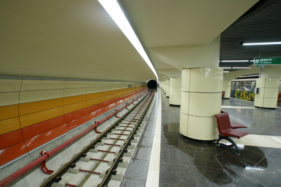 OMERAS Statie metrou Bazilescu - Panouri din tabla de otel emailat vitrifiat  OMERAS