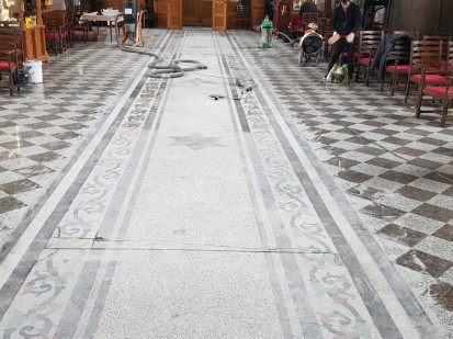 Slefuire / lustruire mozaic biserica - inainte Slefuire/lustruire mozaic biserica