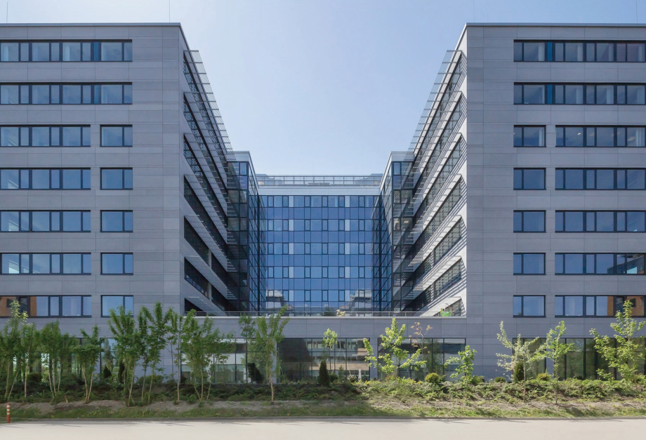 Pagina 23-Referinte EQUITONE in Ungaria  EQUITONE [pictura]  [pictura] Lucrari, proiecte Romana 