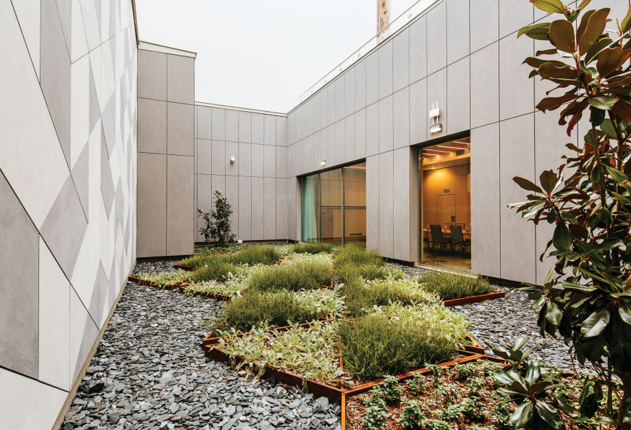 Pagina 40-Referinte EQUITONE in Ungaria  EQUITONE [pictura]  [pictura] Lucrari, proiecte Romana 