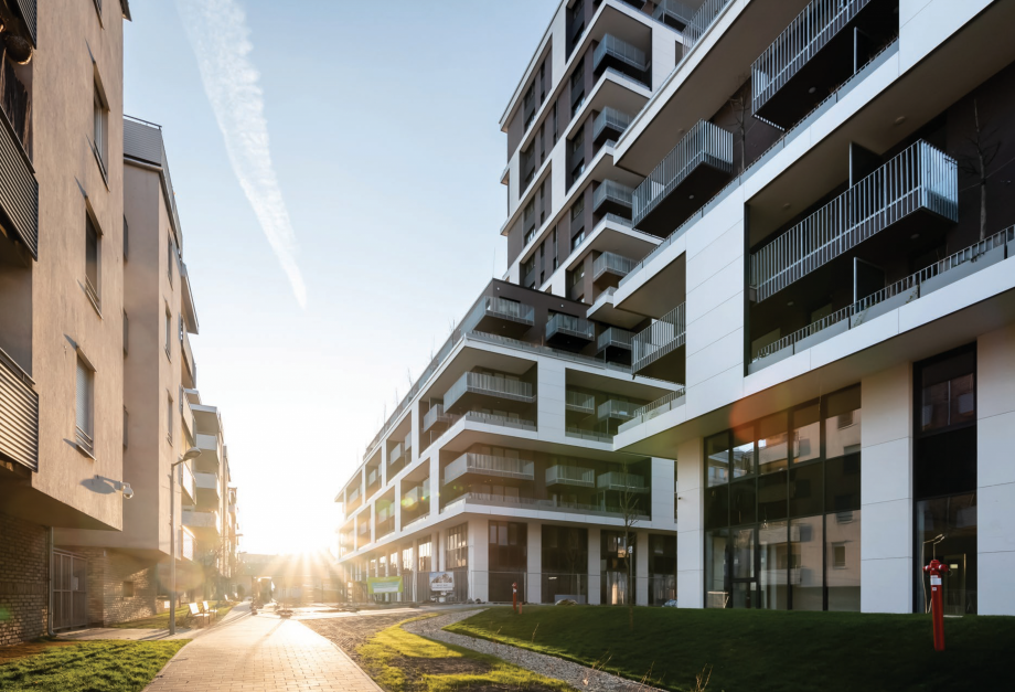 Pagina 43-Referinte EQUITONE in Ungaria  EQUITONE [pictura]  [pictura] Lucrari, proiecte Romana 