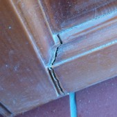 Reparare usa exterioara din lemn stratificat 