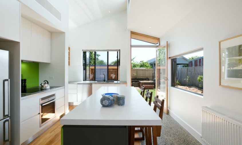O viață de familie fericită într-o casă eficientă din punct de vedere energetic în Melbourne -
