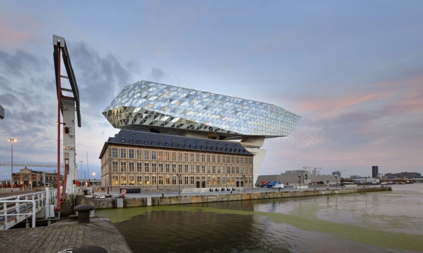 Centrul portuar din Antwerp - Noul centru portuar din Antwerp poarta amprenta Zaha Hadid
